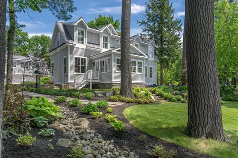 3-2 Creek Lane Manchester ME 04351