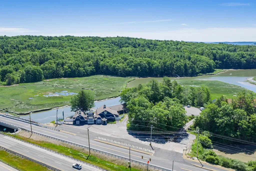 1335 Us-1 Yarmouth ME 04096