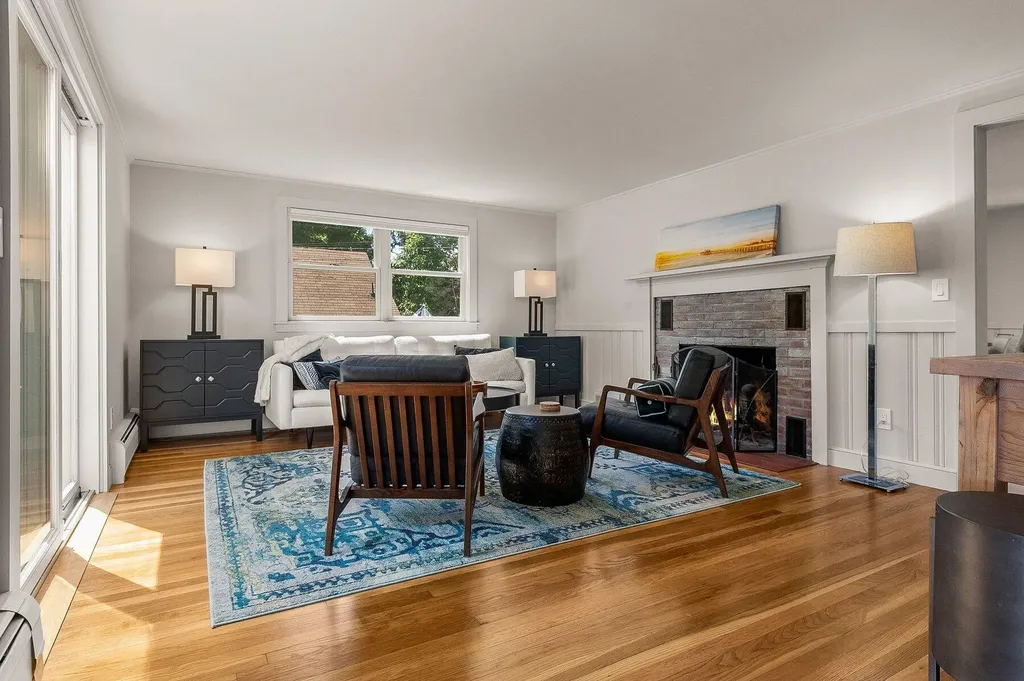 27 Government Street Kittery ME 03904