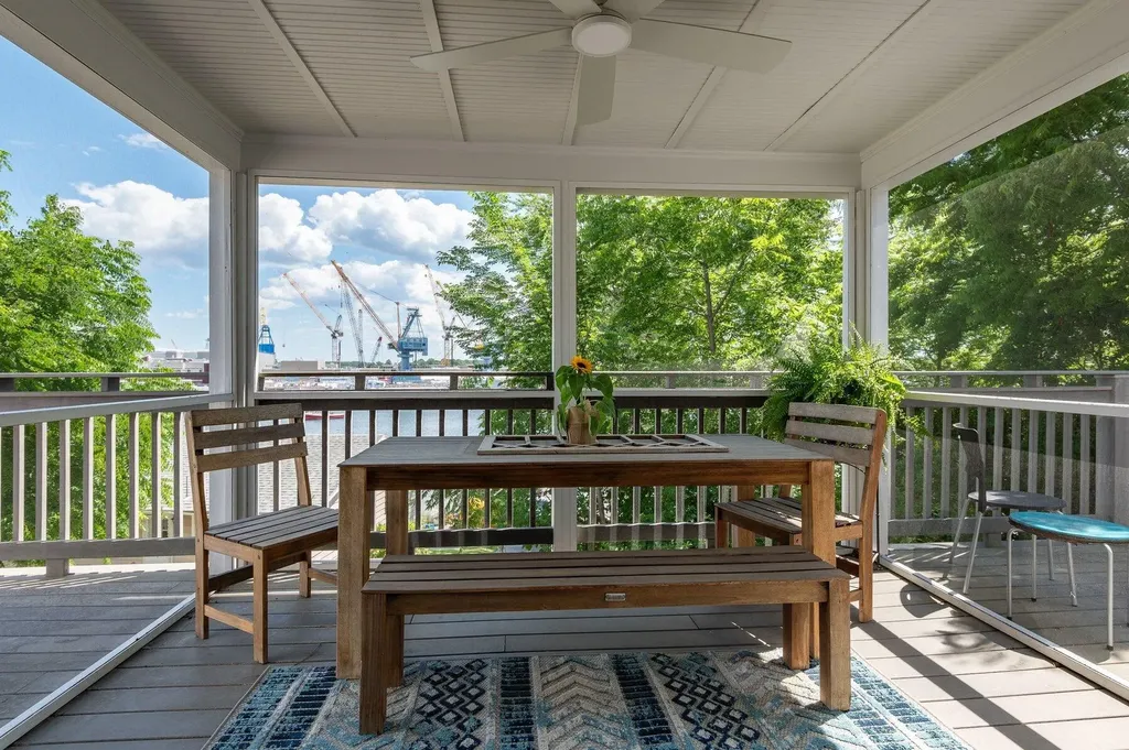 27 Government Street Kittery ME 03904