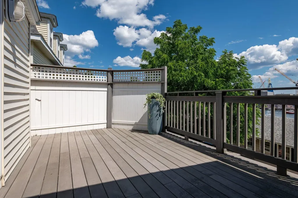 27 Government Street Kittery ME 03904