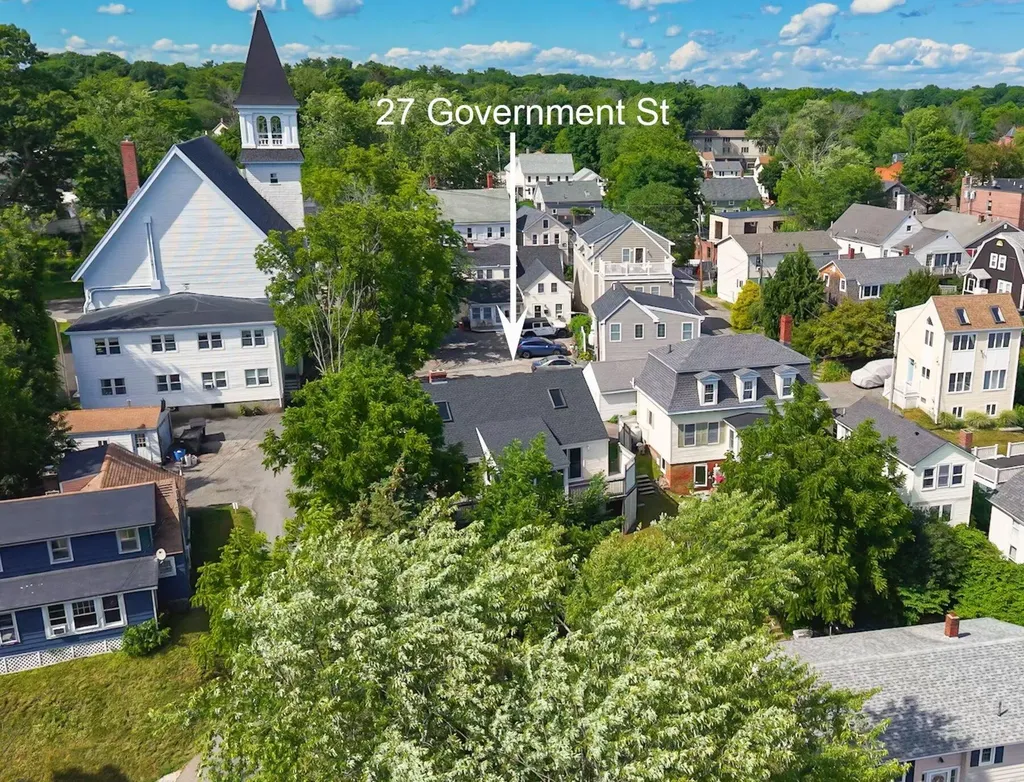 27 Government Street Kittery ME 03904