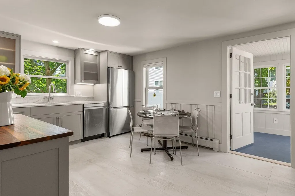 27 Government Street Kittery ME 03904