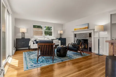 27 Government Street Kittery ME 03904
