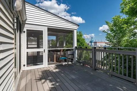 27 Government Street Kittery ME 03904