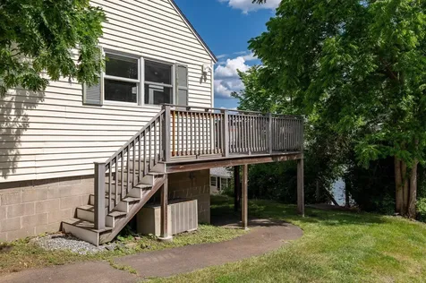 27 Government Street Kittery ME 03904