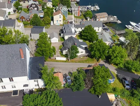 27 Government Street Kittery ME 03904