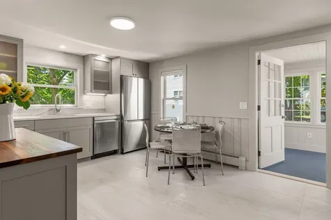 27 Government Street Kittery ME 03904
