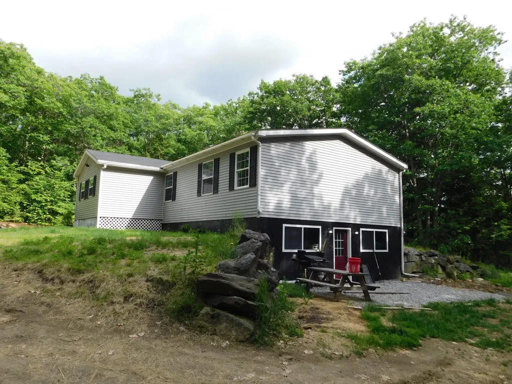 11 Deal Drive Sabattus ME 04280