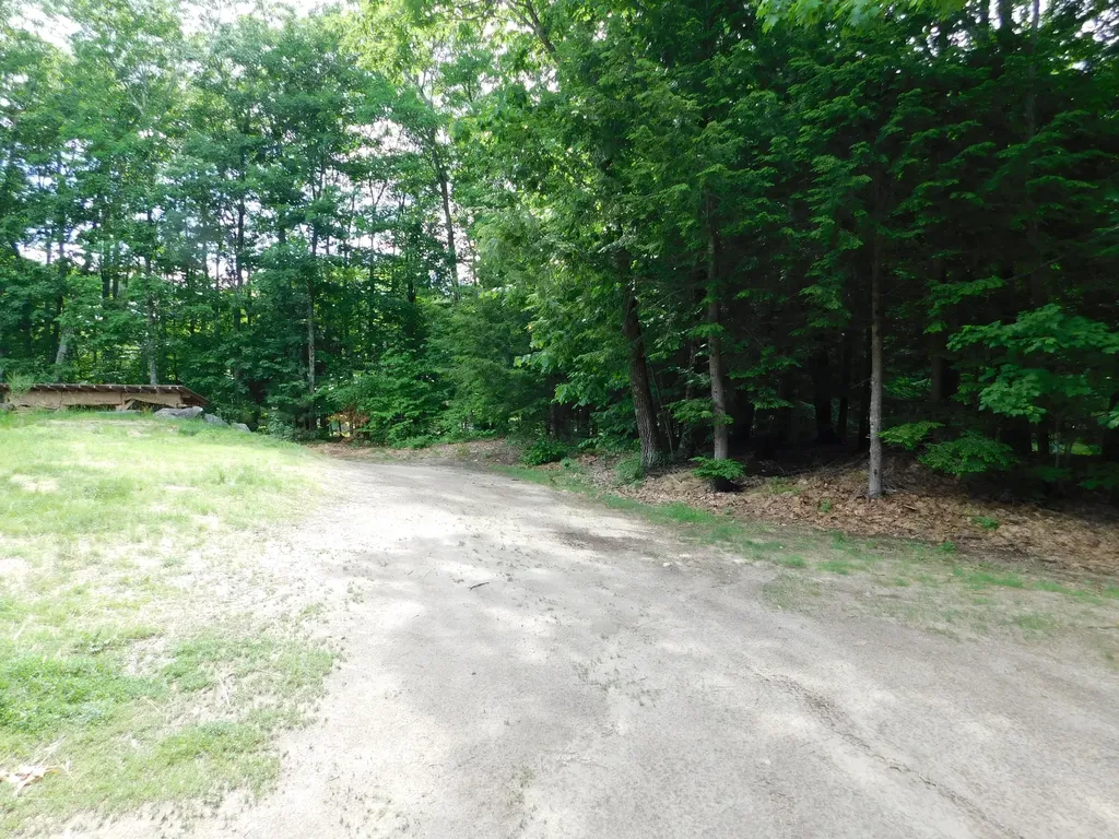 11 Deal Drive Sabattus ME 04280