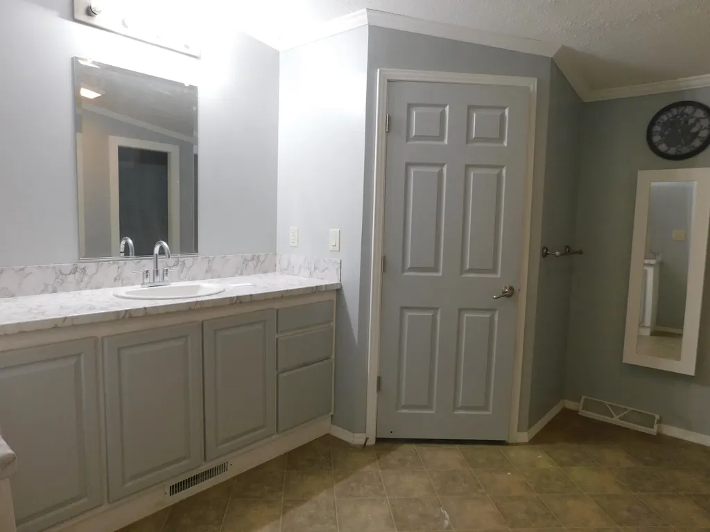 11 Deal Drive Sabattus ME 04280