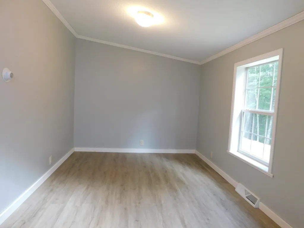 11 Deal Drive Sabattus ME 04280