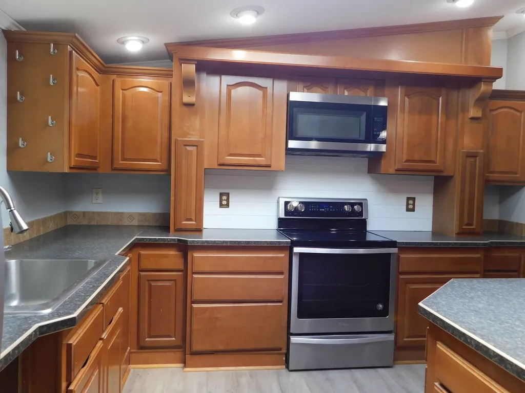 11 Deal Drive Sabattus ME 04280