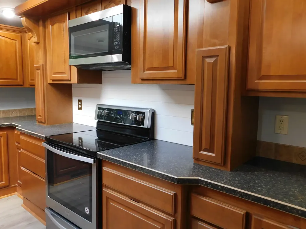 11 Deal Drive Sabattus ME 04280