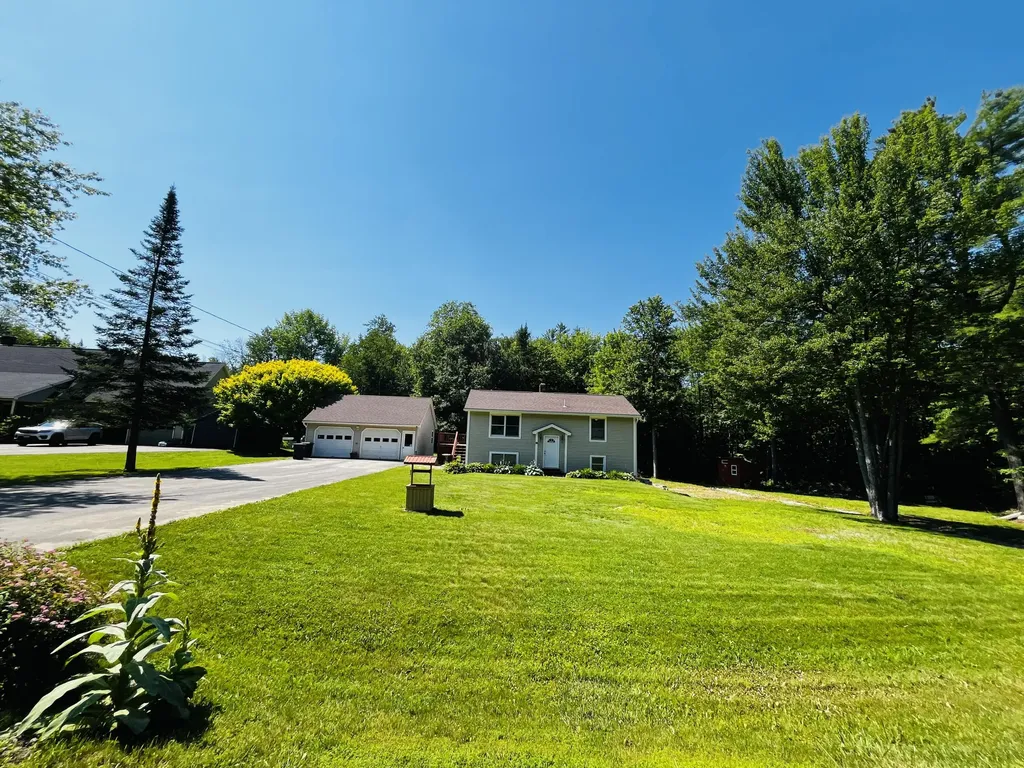 30 Meadow Brook Drive Belgrade ME 04917