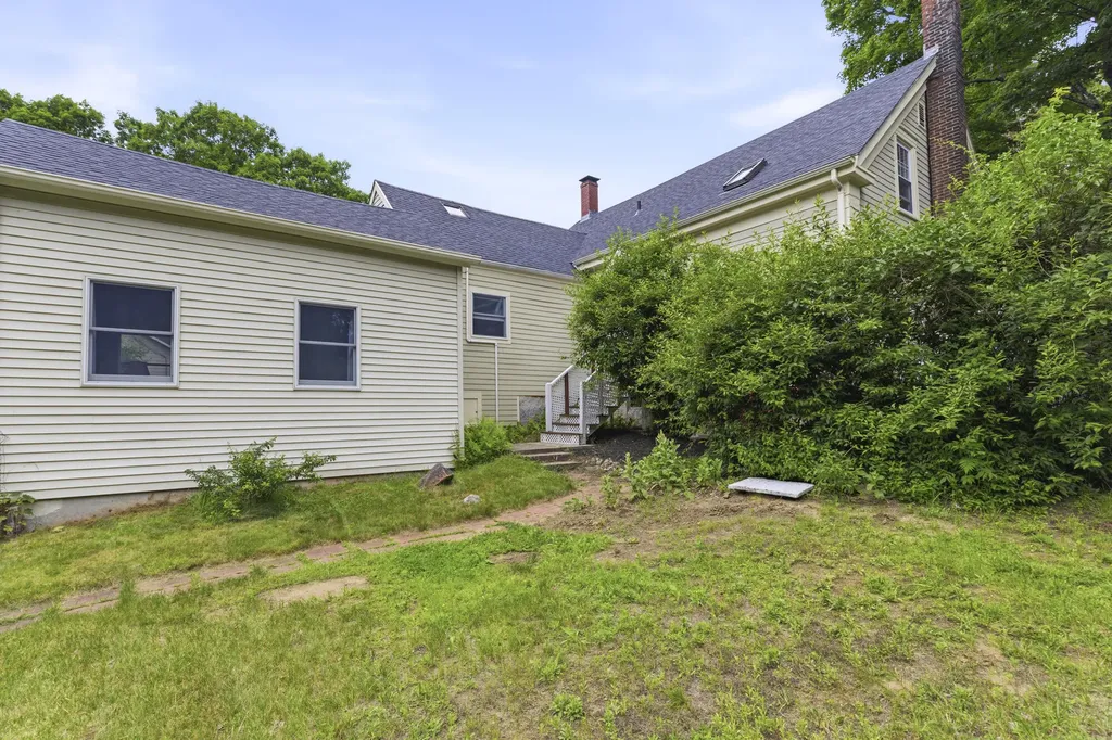 76 Depot Road Gray ME 04039