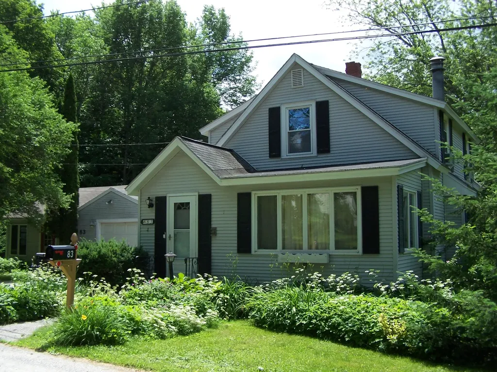 83 Elmwood Road Auburn ME 04210