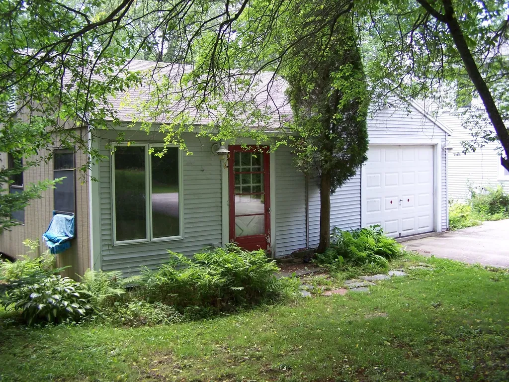83 Elmwood Road Auburn ME 04210