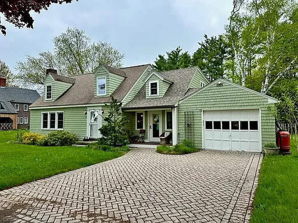 14 Oakley Street Portland ME 04103