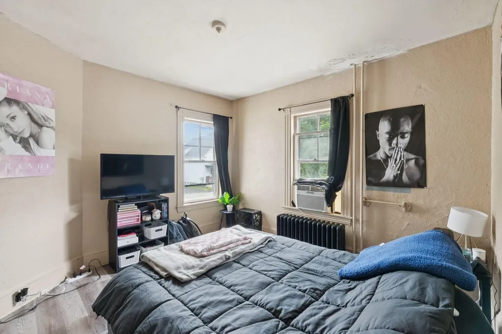 71 Warren Avenue Lewiston ME 04240