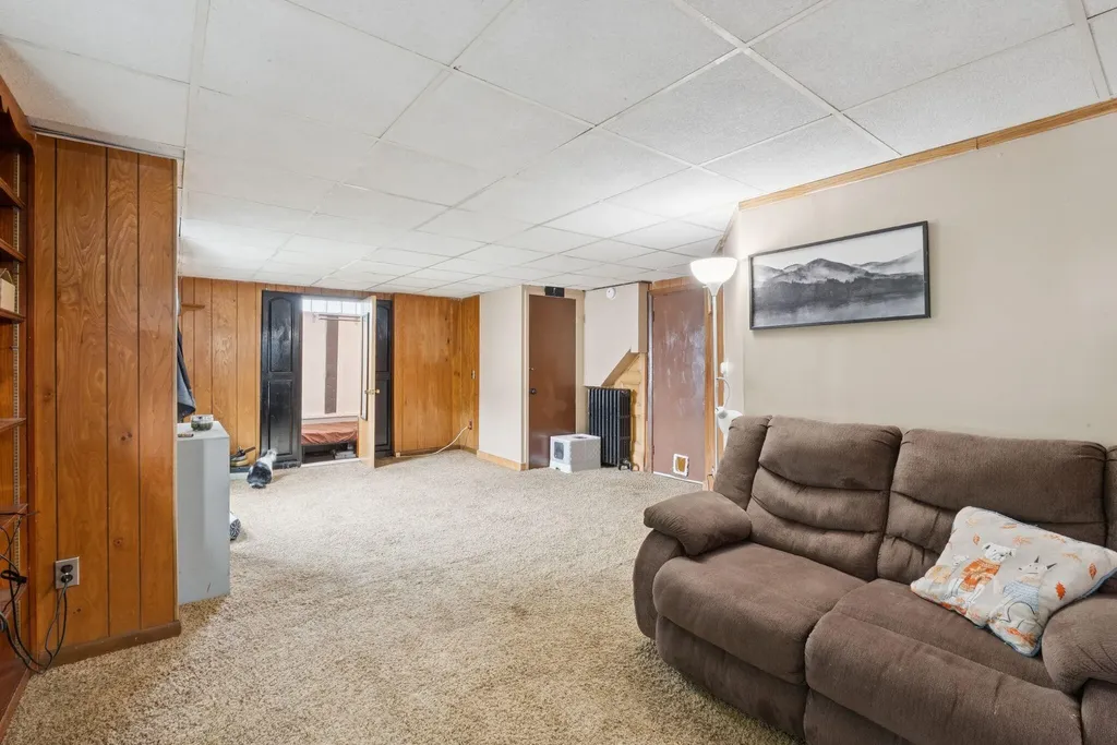 71 Warren Avenue Lewiston ME 04240