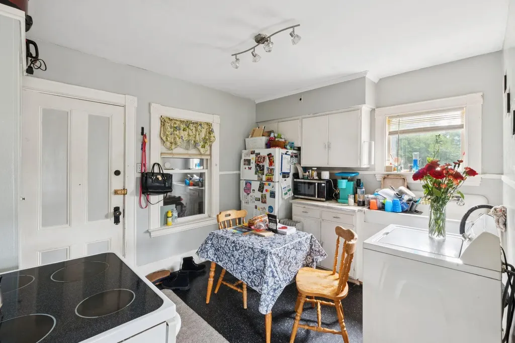 71 Warren Avenue Lewiston ME 04240
