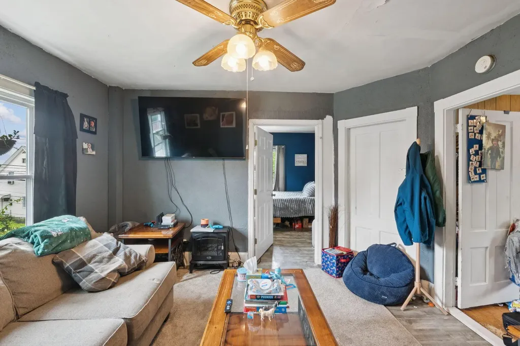 71 Warren Avenue Lewiston ME 04240