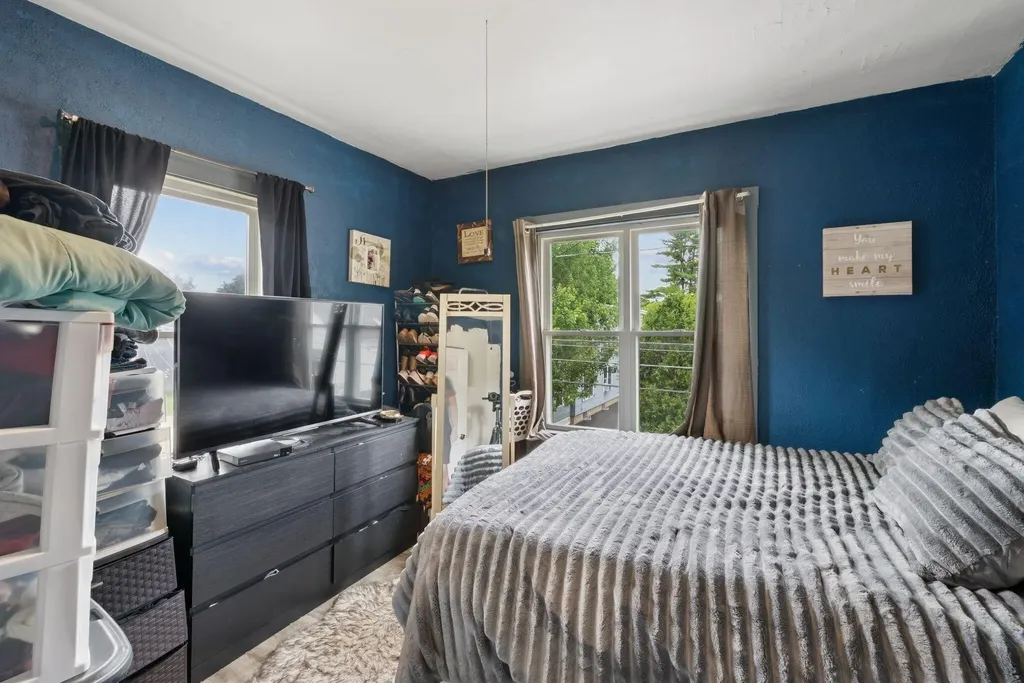 71 Warren Avenue Lewiston ME 04240
