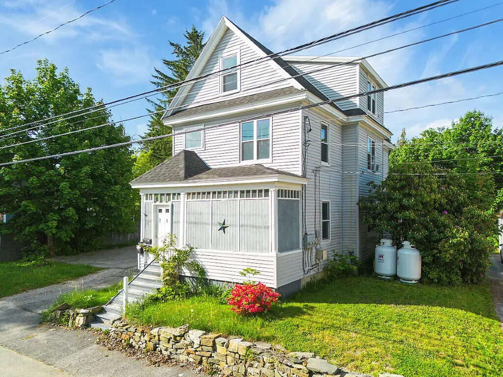 71 Warren Avenue Lewiston ME 04240