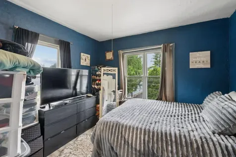 71 Warren Avenue Lewiston ME 04240