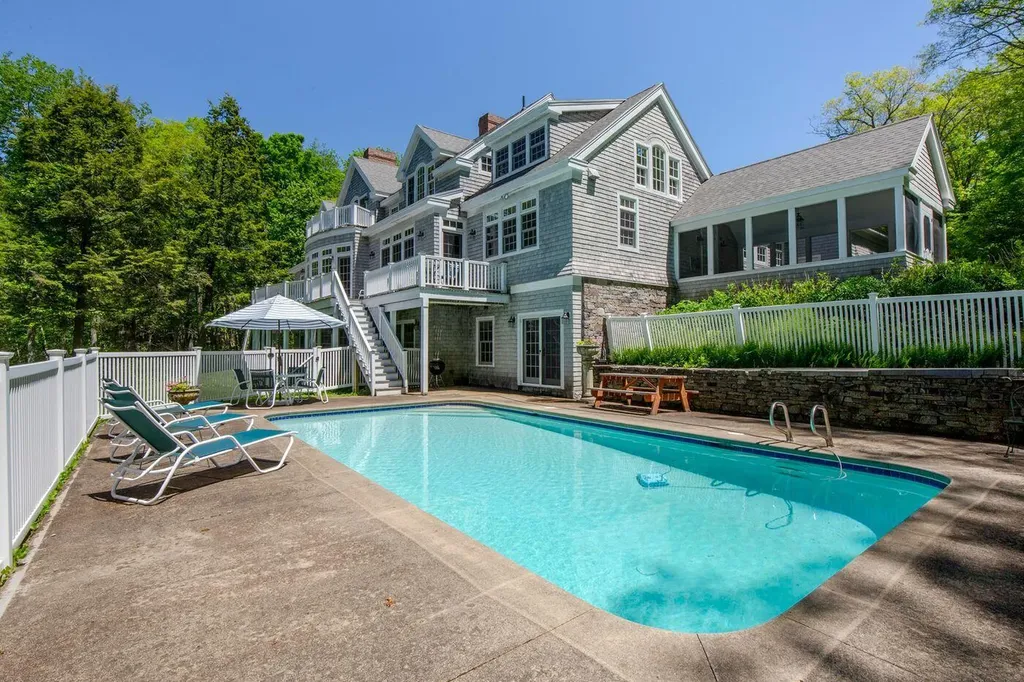 397 State Route 129 South Bristol ME 04573