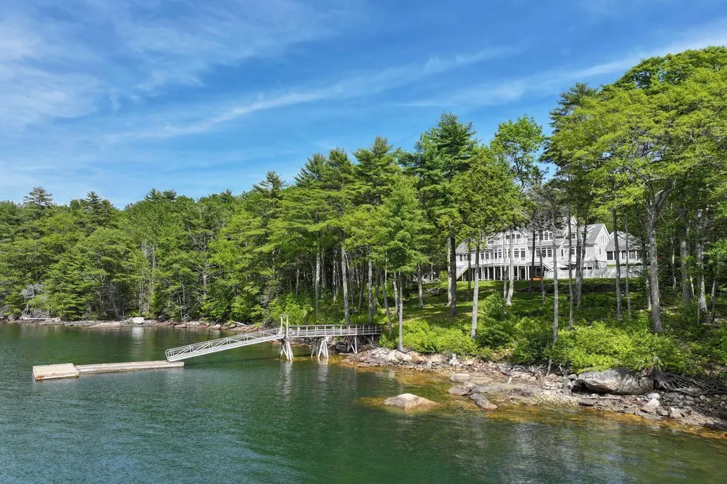 397 State Route 129 South Bristol ME 04573