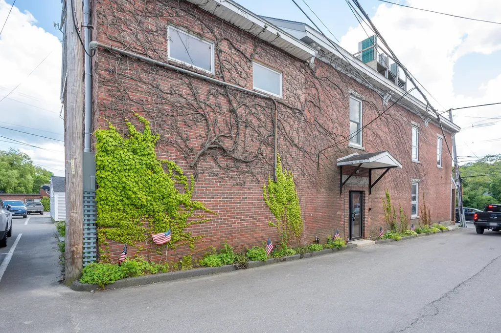 30 Water Street Ellsworth ME 04605