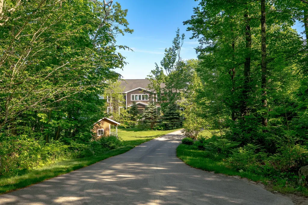 675 Wolfe's Neck Road Freeport ME 04032