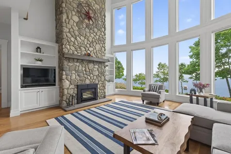 675 Wolfe's Neck Road Freeport ME 04032