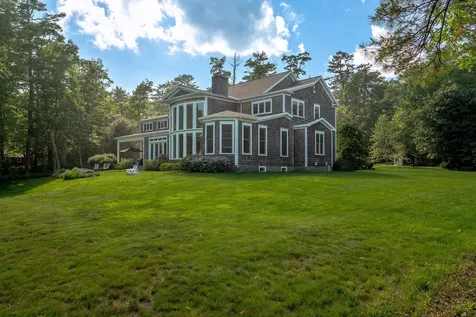 675 Wolfe's Neck Road Freeport ME 04032