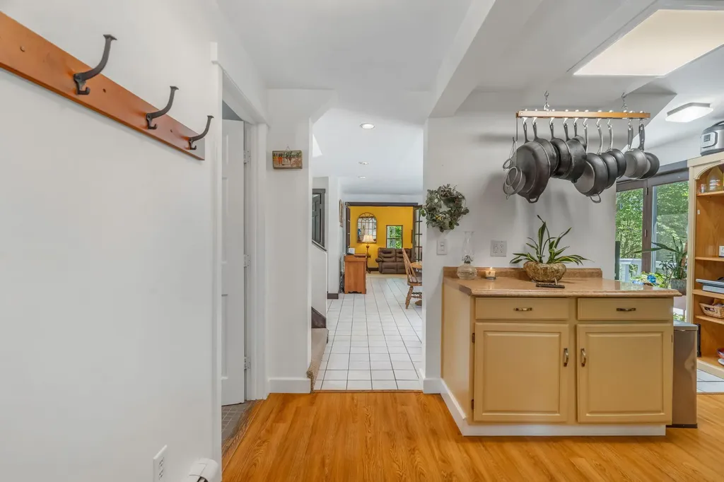 15 Cathy Street Augusta ME 04330