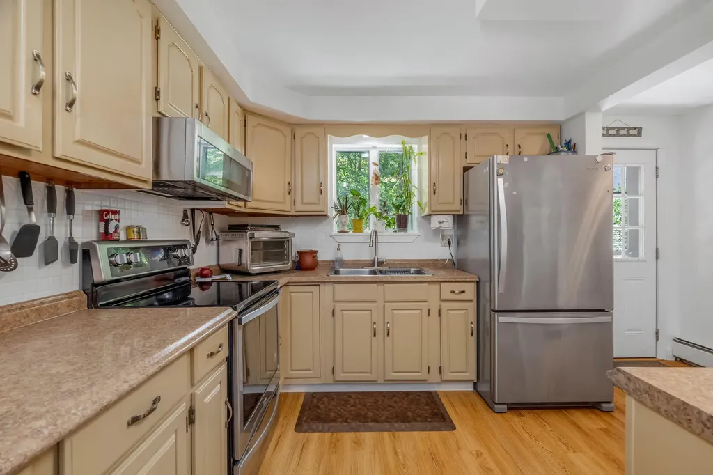 15 Cathy Street Augusta ME 04330