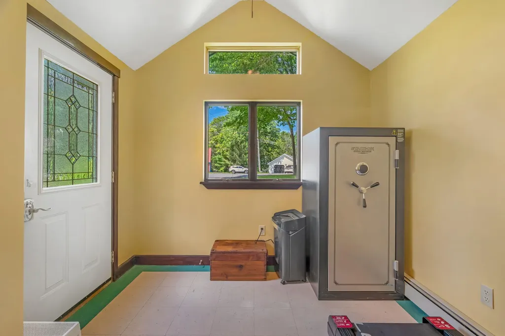 15 Cathy Street Augusta ME 04330