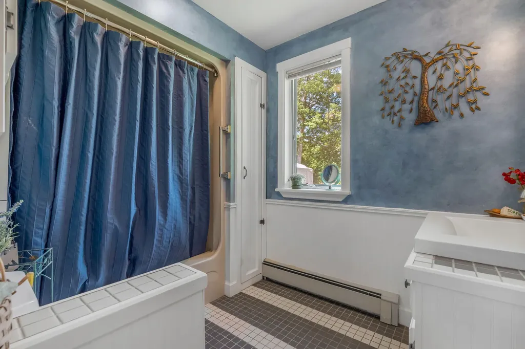 15 Cathy Street Augusta ME 04330