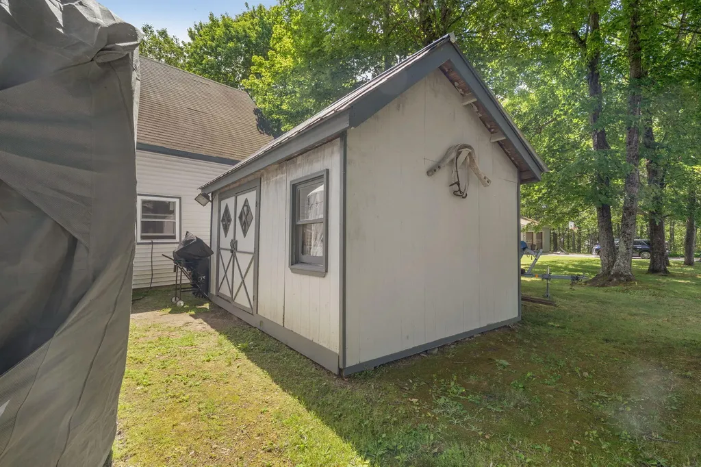 15 Cathy Street Augusta ME 04330