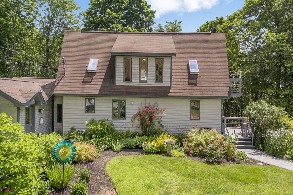 15 Cathy Street Augusta ME 04330