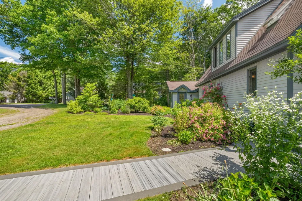 15 Cathy Street Augusta ME 04330