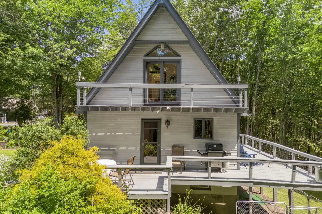 15 Cathy Street Augusta ME 04330