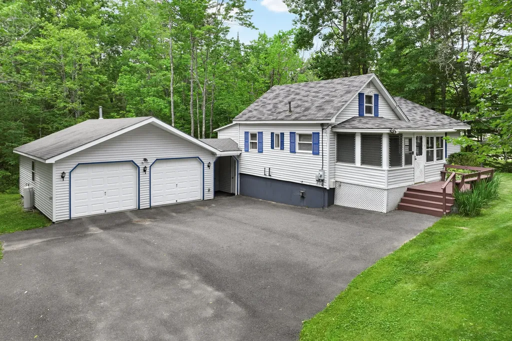 15 White Birch Lane Greene ME 04236