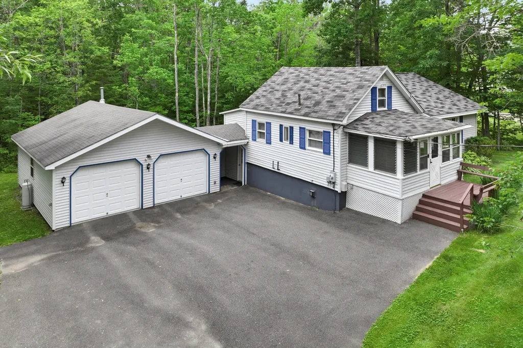15 White Birch Lane Greene ME 04236
