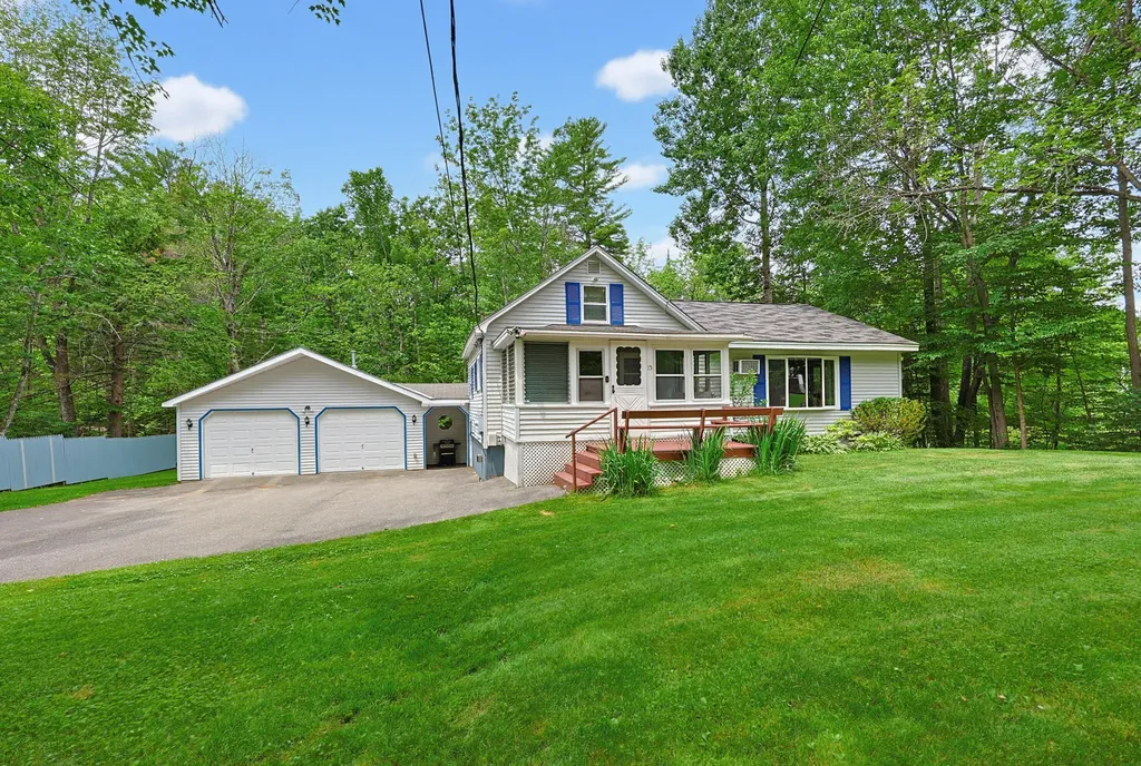 15 White Birch Lane Greene ME 04236
