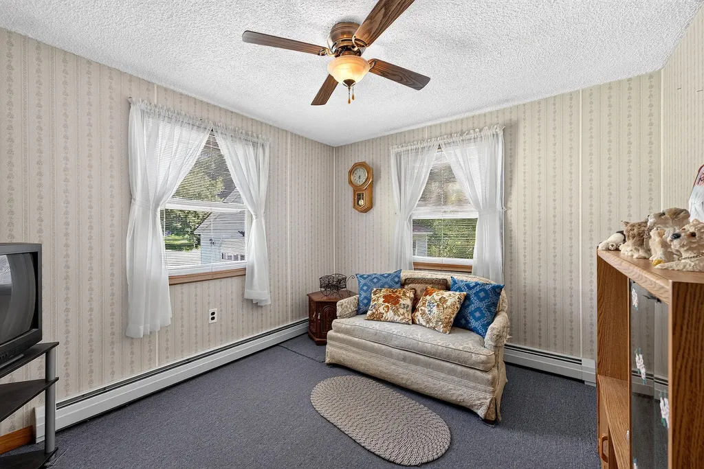 37 Keith Street Chelsea ME 04330