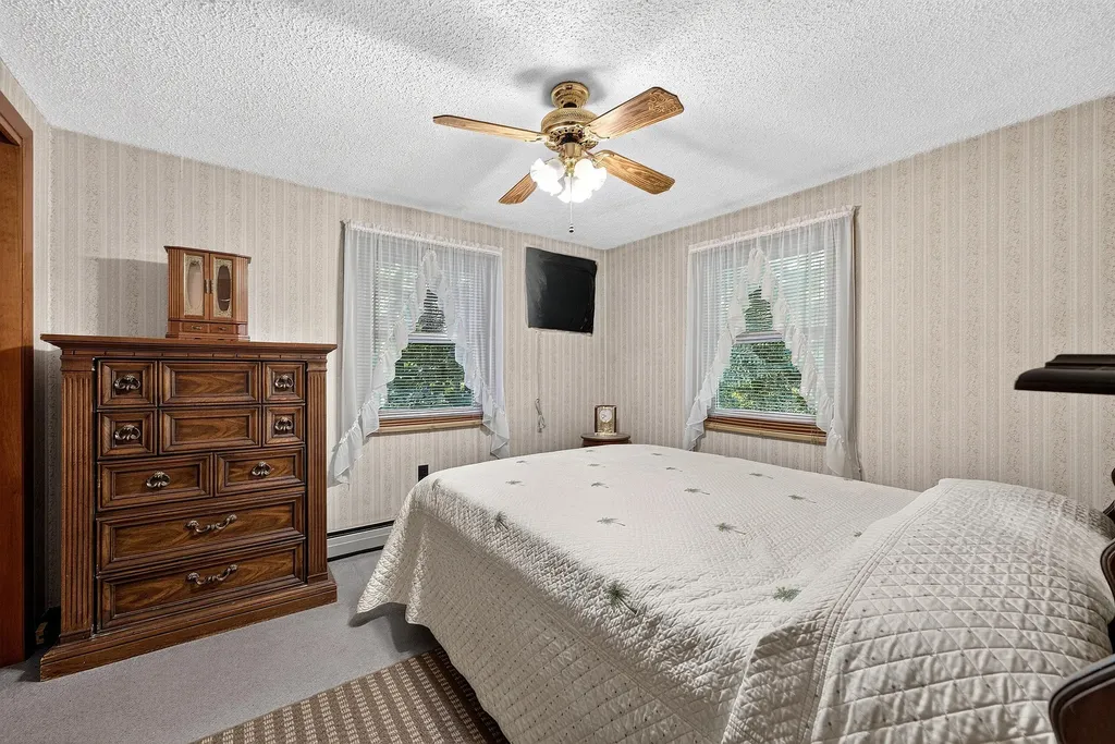 37 Keith Street Chelsea ME 04330