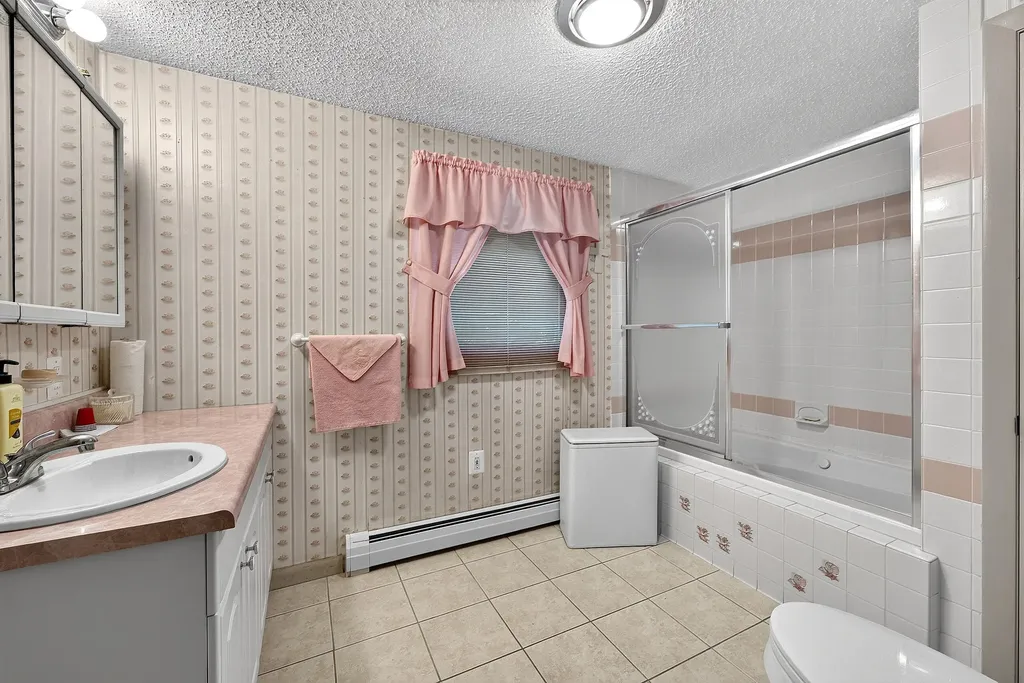 37 Keith Street Chelsea ME 04330
